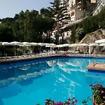 Royal Ξενοδοχείο 4*