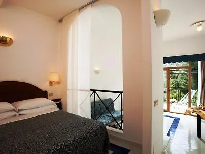 رويال فندق 4*