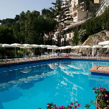 رويال فندق 4*