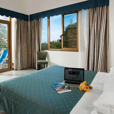 Royal 4* Positano