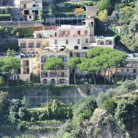 Royal Hotel