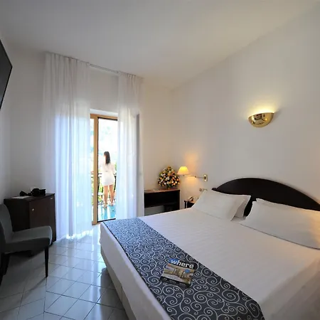 Royal Hotel
