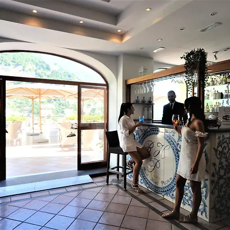 Royal 4* Positano